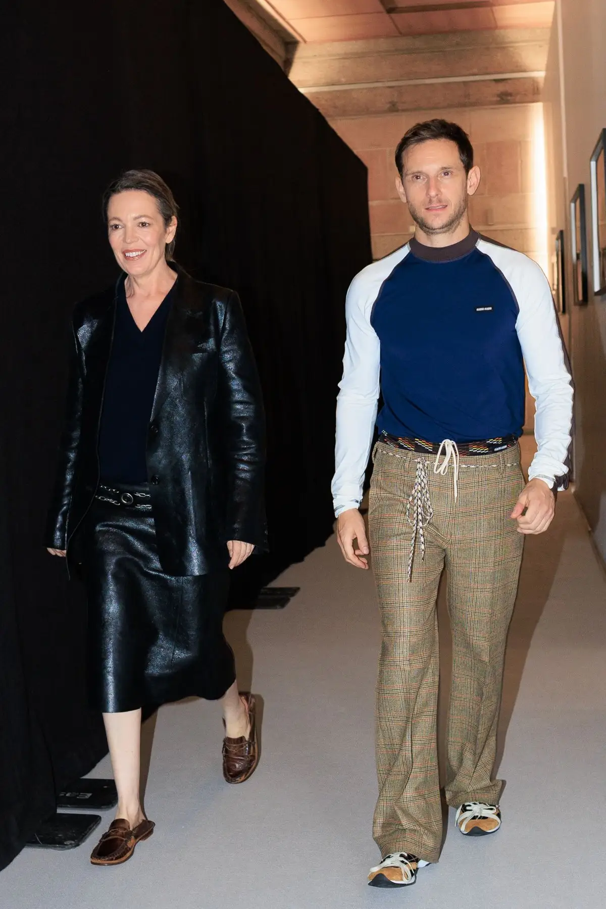 Backstage. Olivia Colman and Jamie Bell.